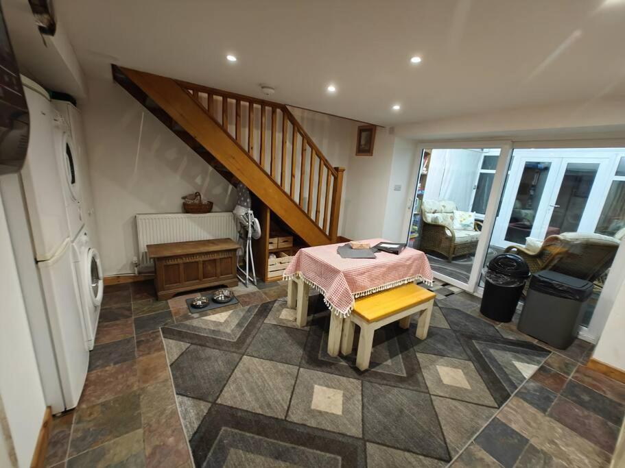 Welsh Miners Cottage Four Bedroom House Treherbert Exterior foto